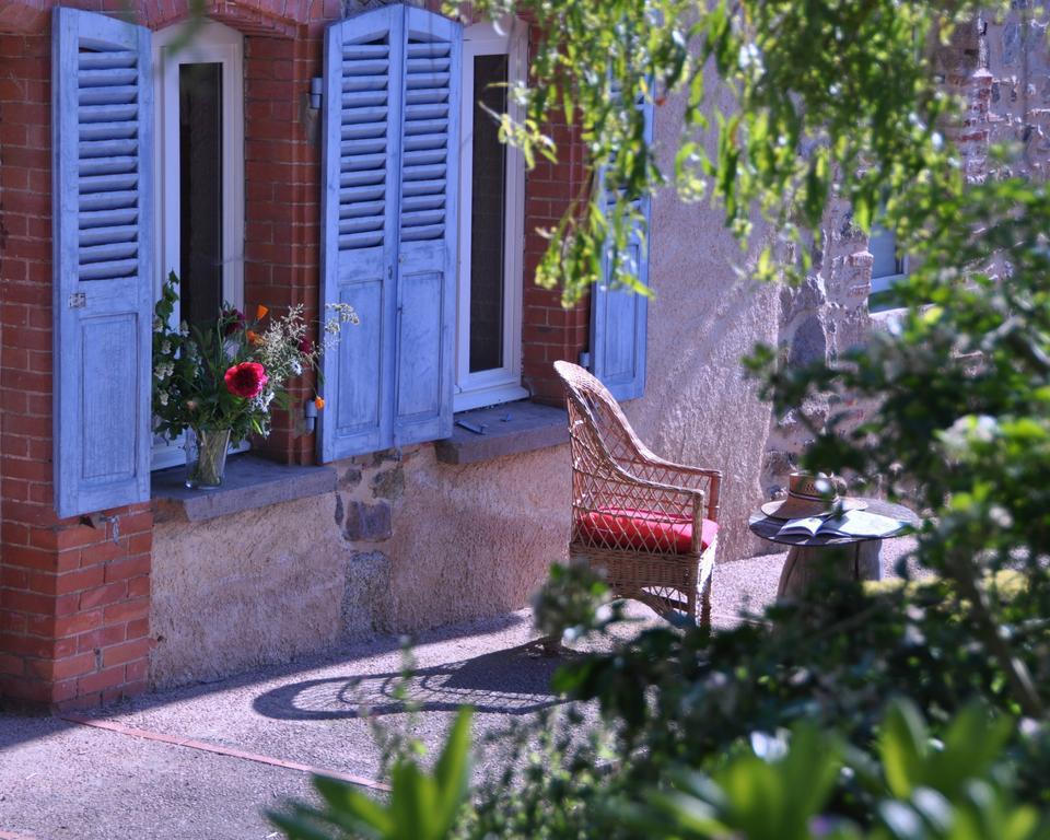 La Ferme Aux Abeilles Hotel Ambierle Eksteriør billede